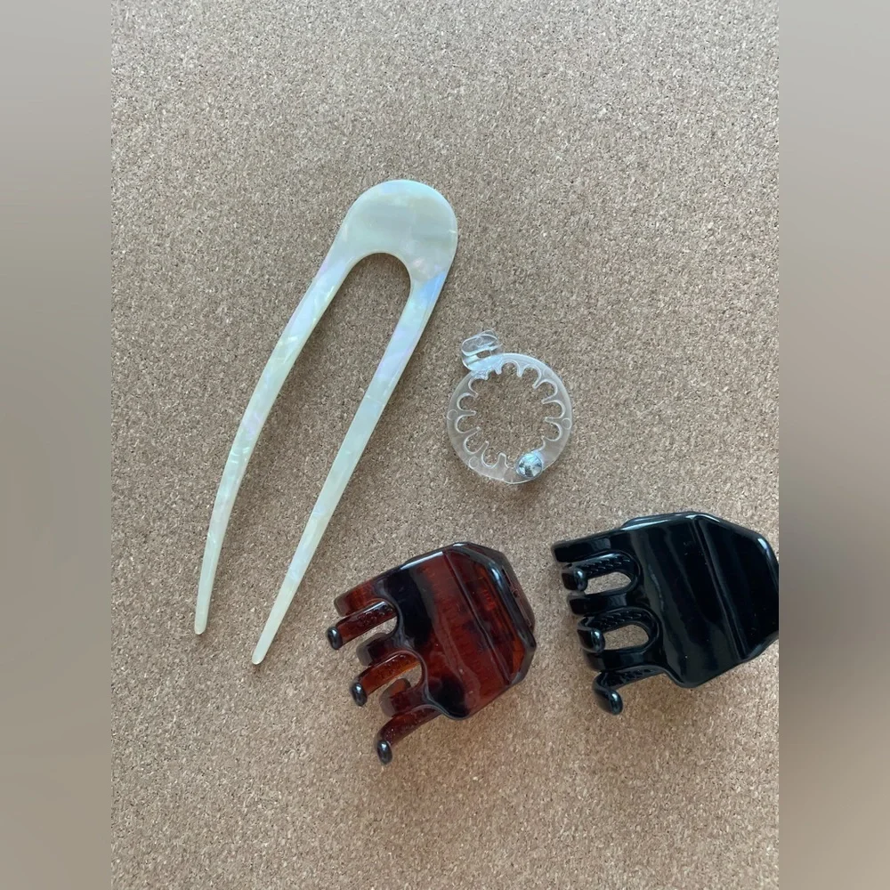 Hair clips- All new! - Picture 3 of 3